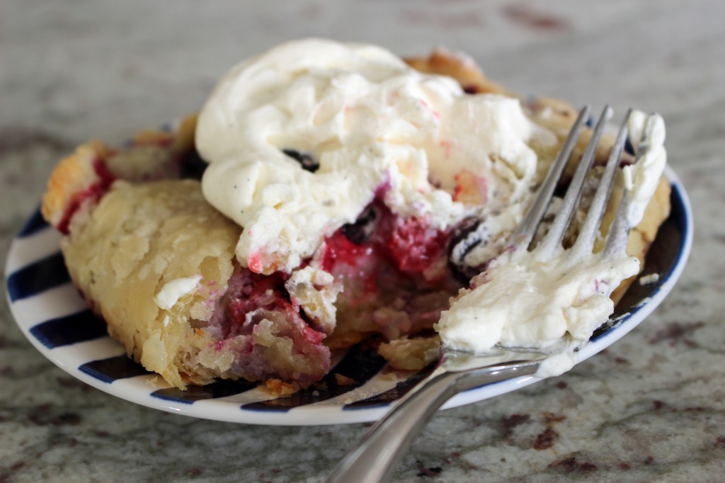 mixed berry rustic pie