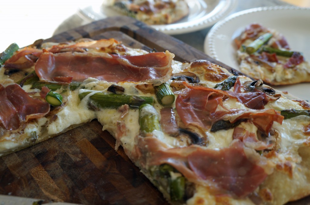 sauteed asparagus and prosciutto pizza