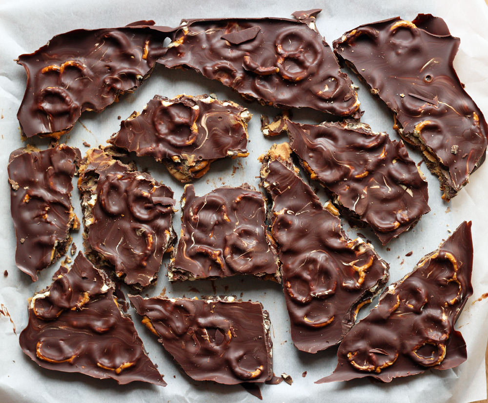 chocolate peanut butter pretzel bark