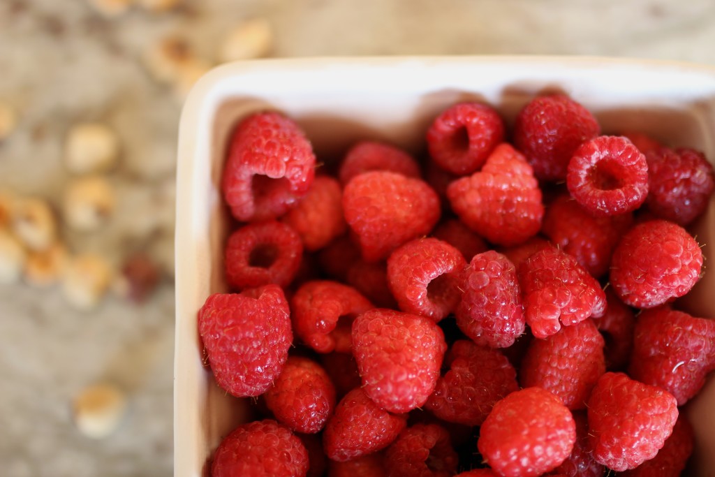 raspberry hazelnut coffee cake