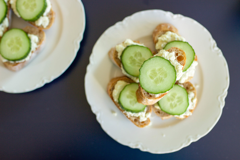 cucumber feta toasts-6