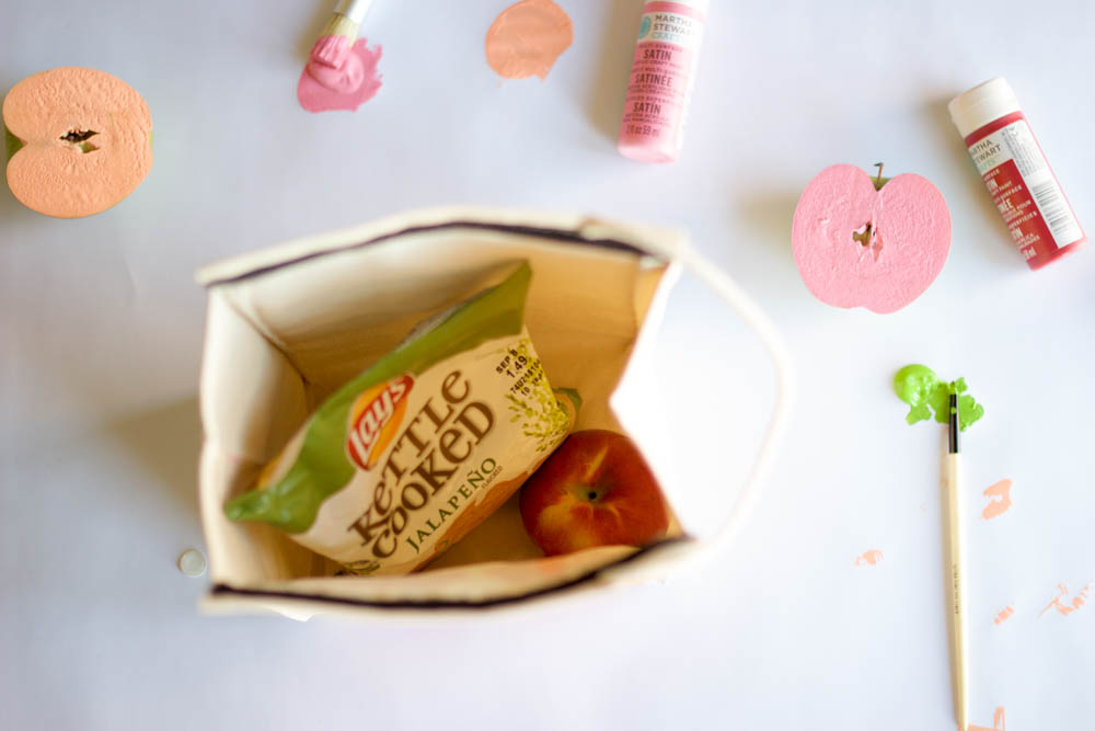 DIY apple print lunchbag