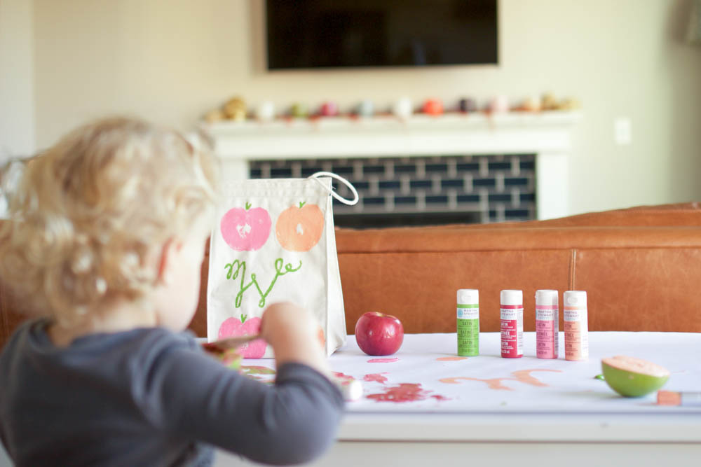 DIY apple print lunchbag