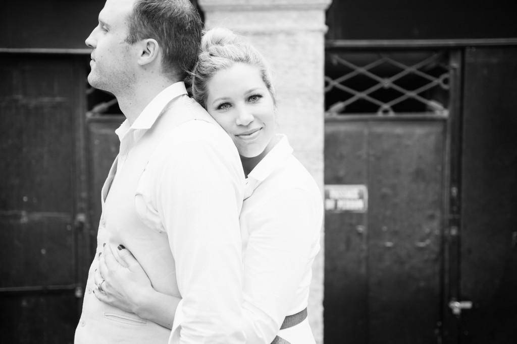 anniversary photoshoot in paris