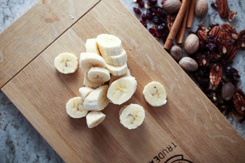 pumpkin pie slowcooker oatmeal with caramelized bananas