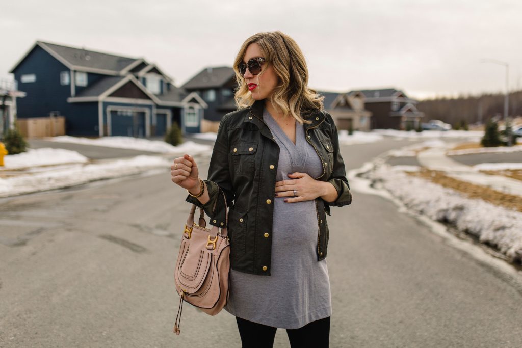 casual maternity outfit