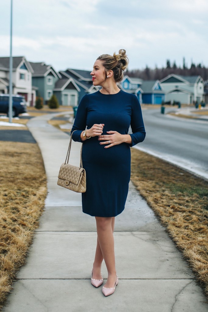 chic maternity outfit