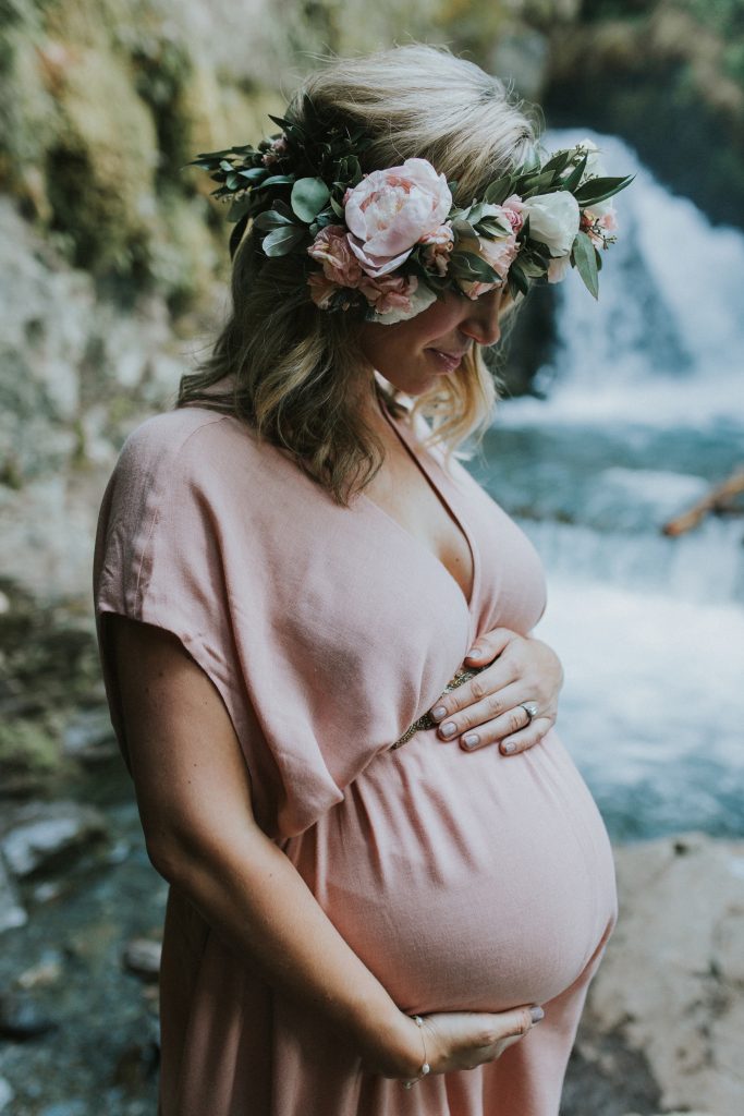 alaska maternity photos