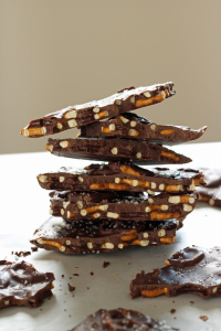 chocolate pretzel bark