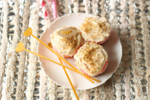 vanilla bean raspberry cupcakes