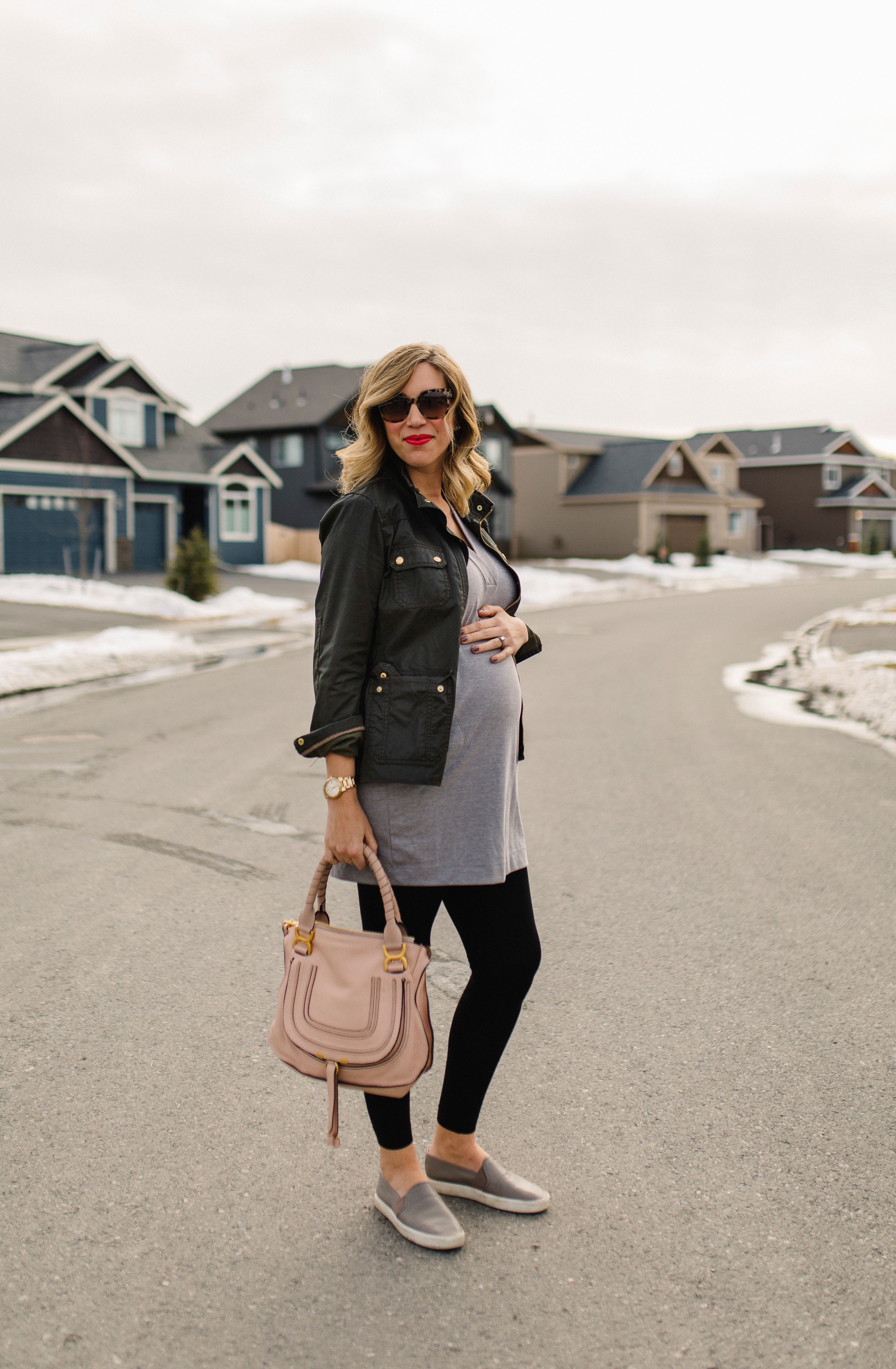 casual maternity outfit